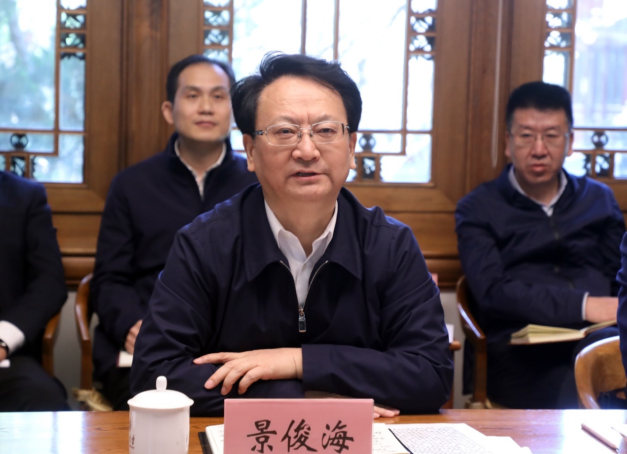 https://www.tsinghua.edu.cn/__local/5/05/A0/8E58C53ECE8AA13493933CF0FA6_04D452CE_44B29.jpg