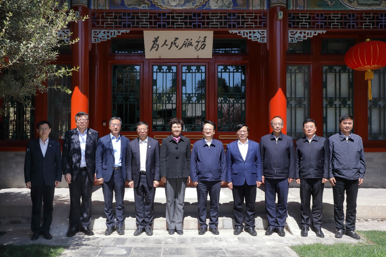 https://www.tsinghua.edu.cn/__local/7/FC/B3/F126D2923CF46BA784C916E2EB6_7BA901B8_765A0.jpg