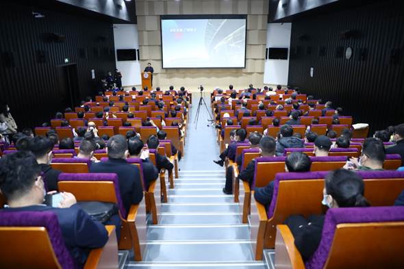 https://news.tsinghua.edu.cn/__local/1/54/E4/C3501C892E8A1DB8D8228FE08C1_C0E06138_5CF1F.jpg
