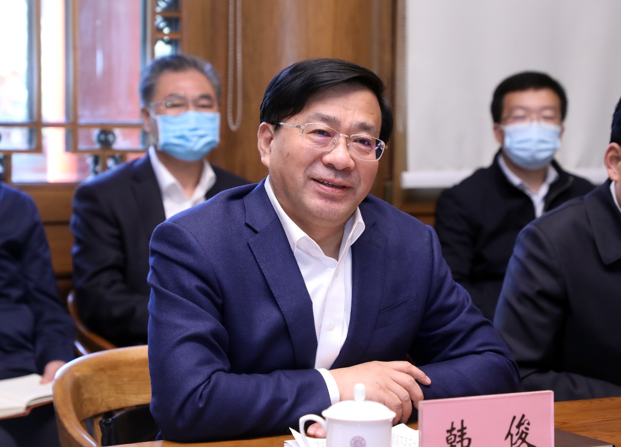 https://www.tsinghua.edu.cn/__local/D/E1/97/A1091DA9B2EC71777365560E6E7_CAB72085_461EA.jpg
